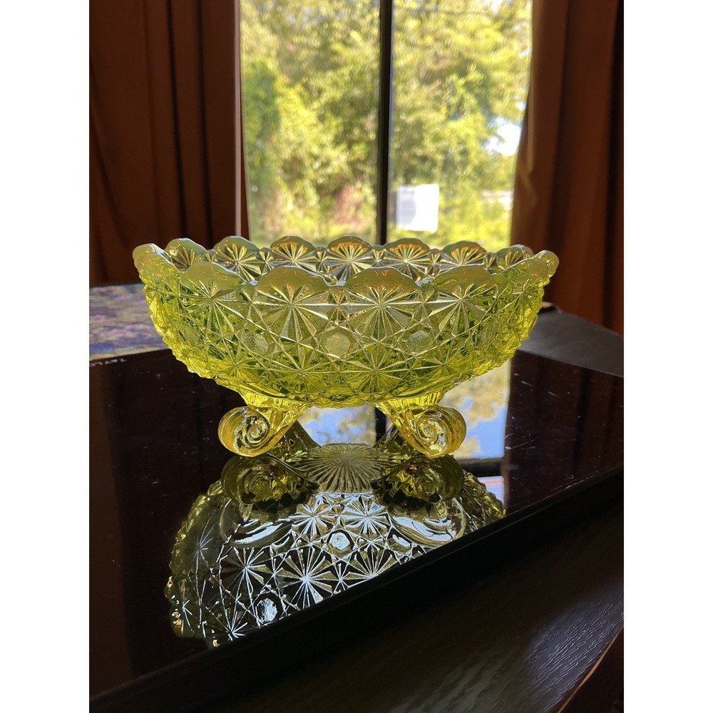 Vintage LG Wright Vaseline Uranium 5.5" Glass Daisy & Button Footed Bowl